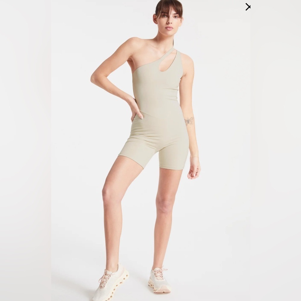 BANDIER Asymmetric Tempo Short Catsuit, Size XL NWT. Sold out  Athletic Gym